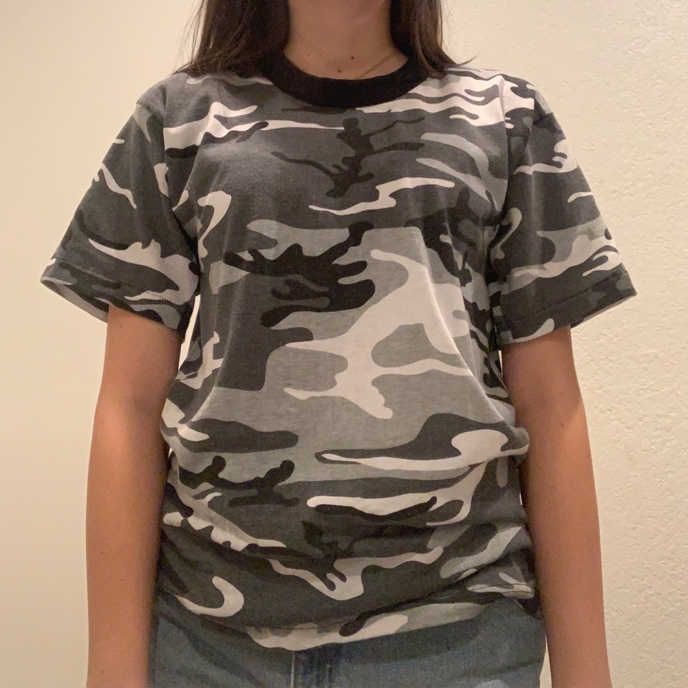 Urban Outfitter camp t-shirt - Picture 5 of 5